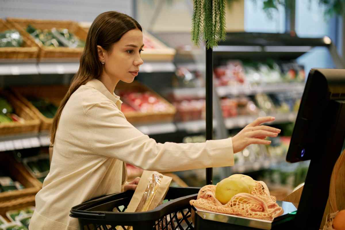 Supermercato cassa donna