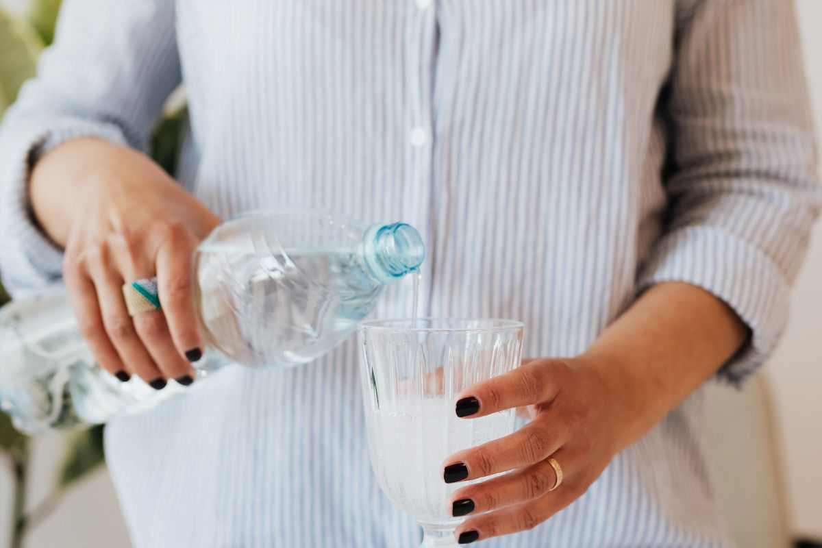 acqua in bottiglia, alcune fanno male ai reni, quali sono le migliori